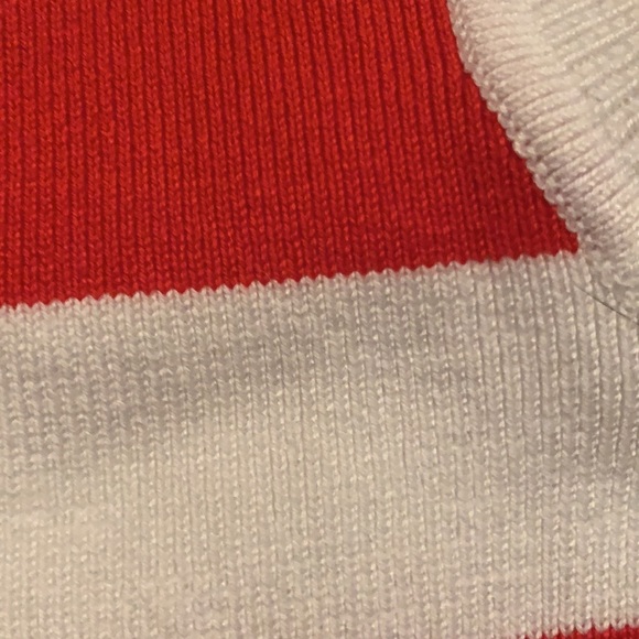 Size small Zara. Comes with a red and white shirt as well as a black one - Picture 6 of 8